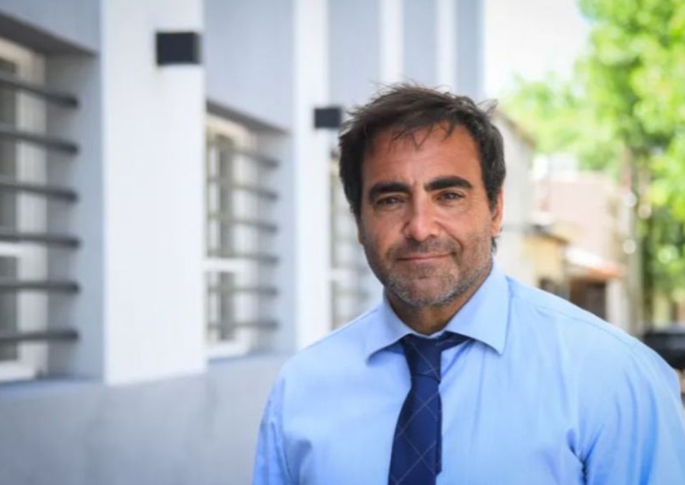 Marcelo Peña advierte que hay padres atrapados por decisiones ideológicas y procedimientos viciados.