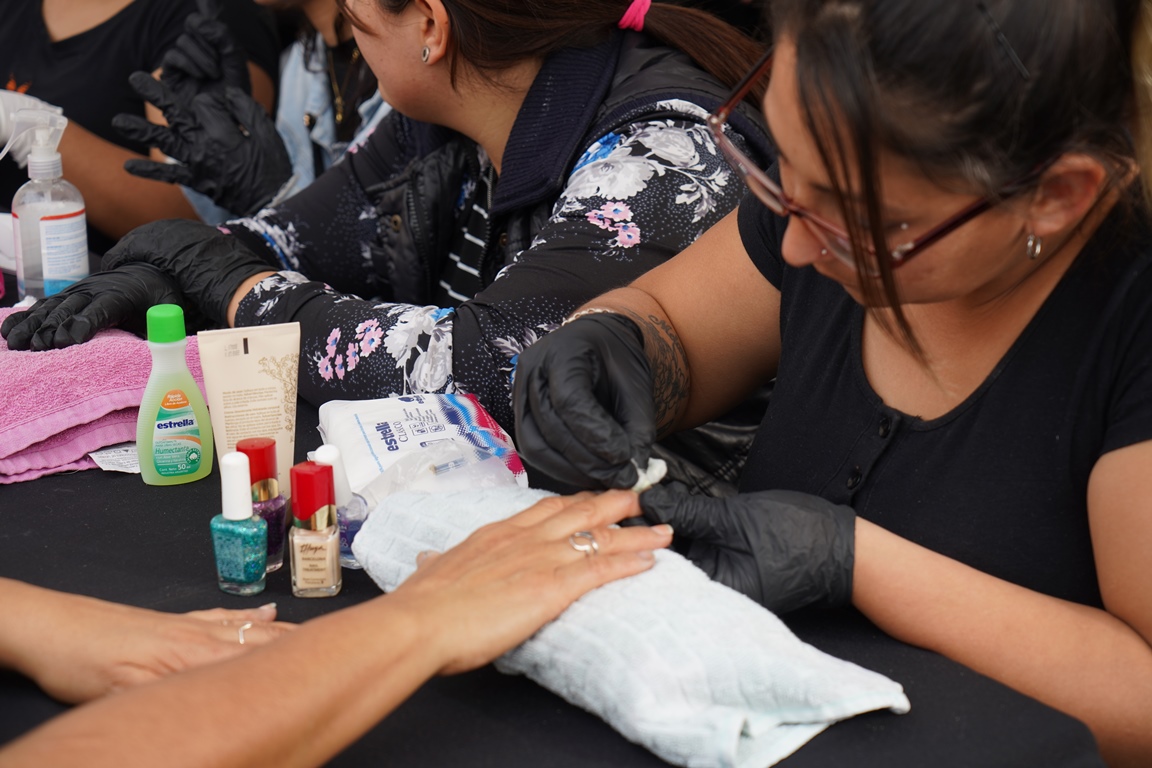 El evento tuvo lugar en La Usina y contó con stands de peluquería, maquillaje artístico, cosmetología, manicura y desfiles.