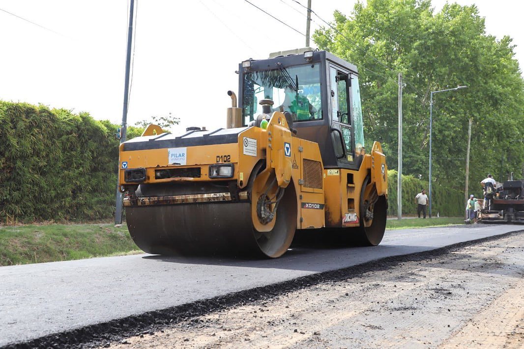 La Municipalidad de Pilar informó que continúan las obras sobre la calle Rio de Janeiro.