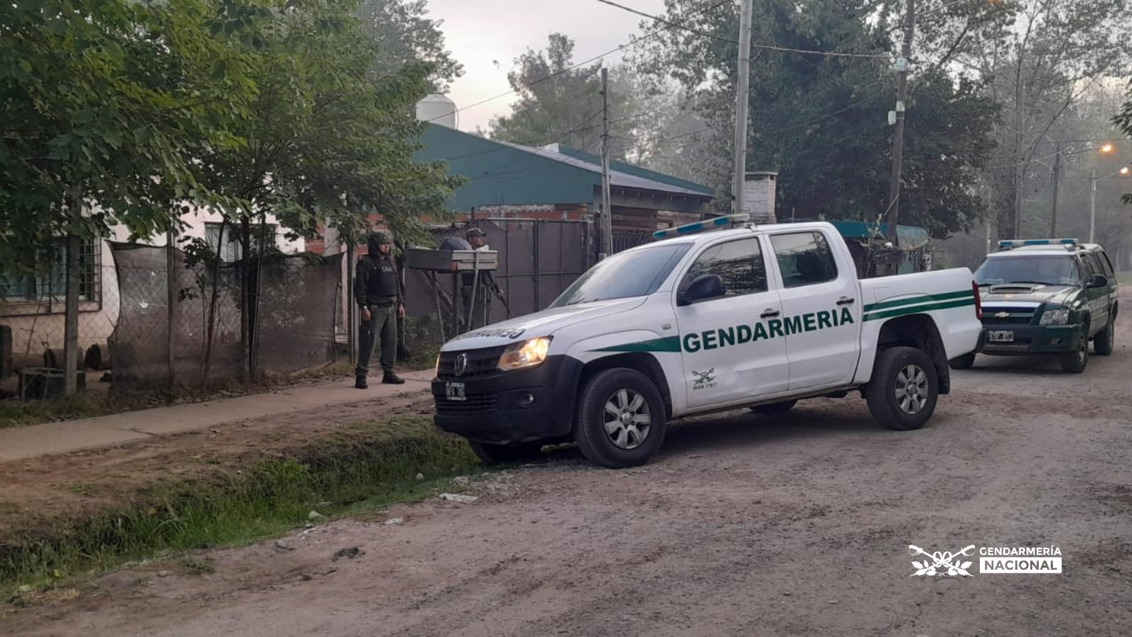 En los allanamientos se secuestró cocaína, marihuana, dinero en efectivo y otros elementos de interés para la causa, informó Gendarmería Nacional Argentina (GNA).