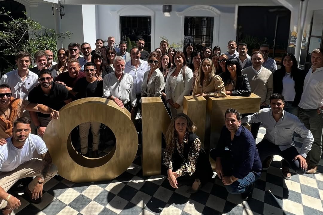 El equipo de Inmobiliaria ONE, la cual se encuentra bajo la lupa por corrupción.