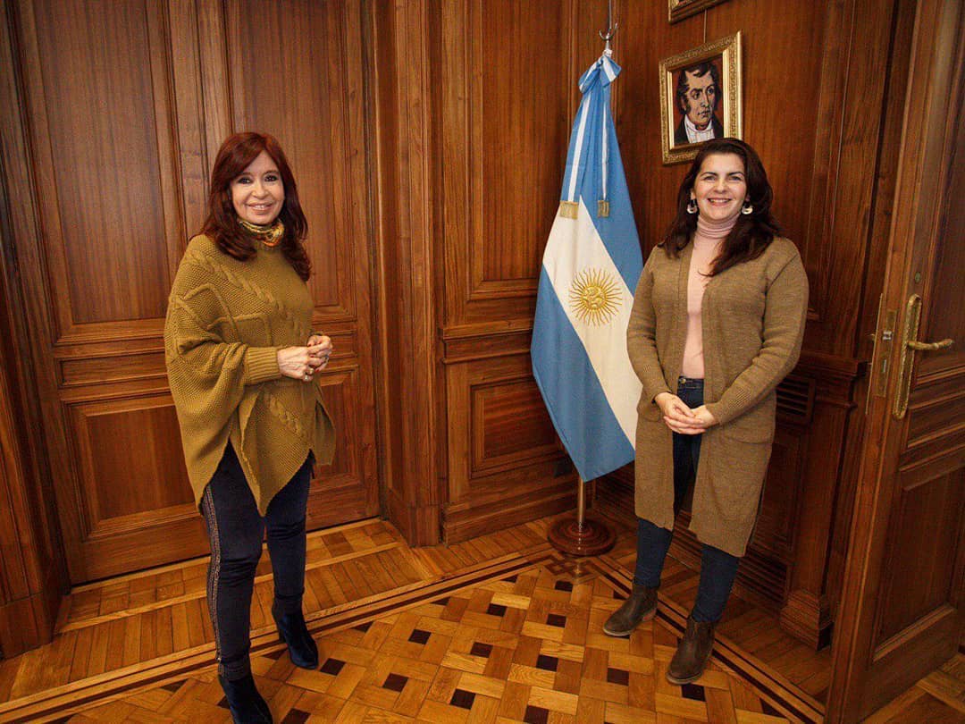 La vicepresidente Cristina Fernández de Kirchner y la intendente bonaerense de Moreno, Mariel Fernández.