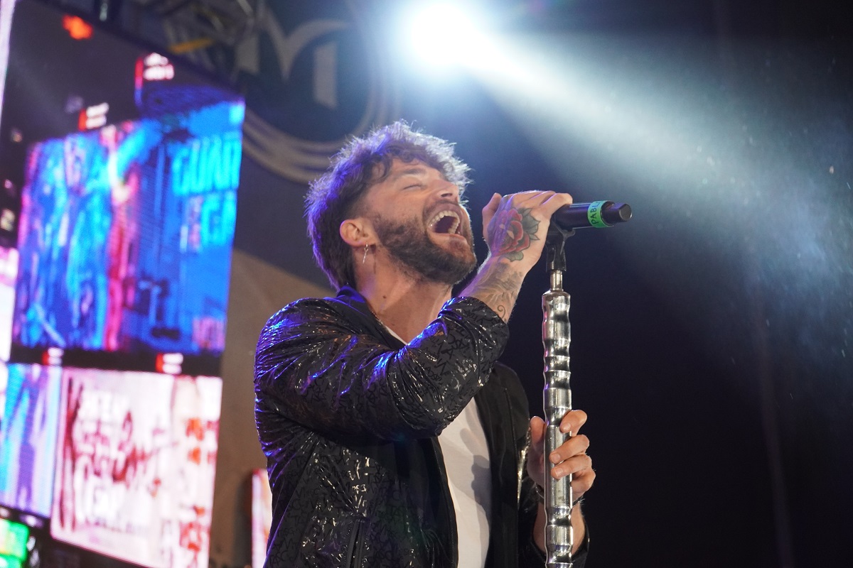 El día sábado, cientos de familias merlenses asistieron al Campo de Pato para disfrutar del show en vivo de Daniel Agostini.