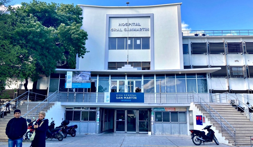 Médicos del Hospital San Martín de La Plata denuncian que no hay insumos y faltan respuestas.