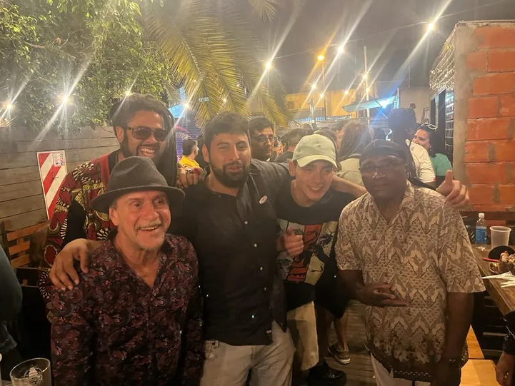 La legendaria banda jamaiquina, creadores del ska y quienes llevan casi 60 años de carrera, pasaron por Pappa's Blues de José C. Paz.