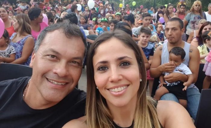 Festa logró meter a su "ex" esposa Romina Uhrig, quien dijo en el programa que estaba separada lo cual no es cierto, ya que hasta el último día antes de aislarse compartieron tiempo juntos en un hotel de alojamiento de la localidad de Moreno.