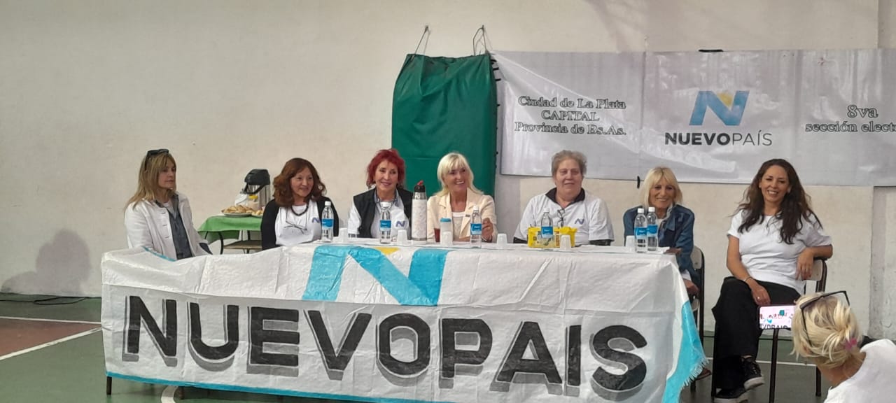 Junto a Anahí D'Urso, Zulma Temundegui, Fernanda Valverde Derlis Saravia Redondo e Isabel Palavecino en La Plata.