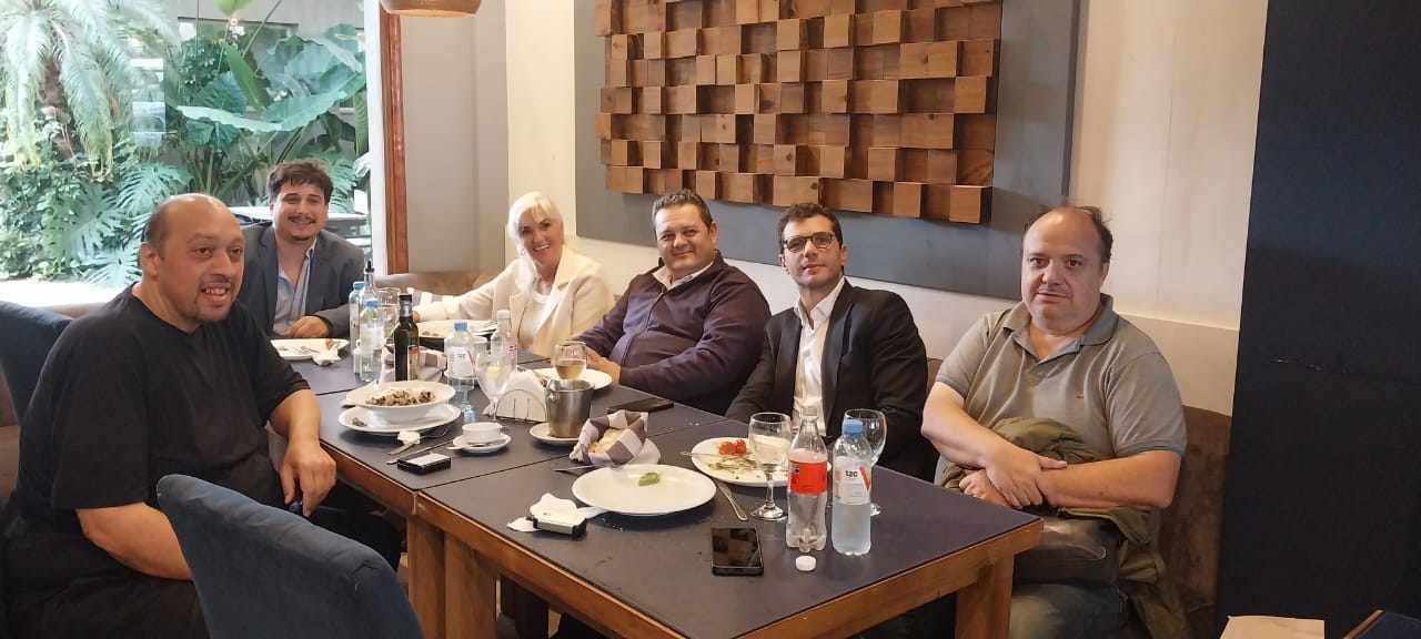 En Junín con los referentes de Nuevo País y el ex concejal Abel Vera.