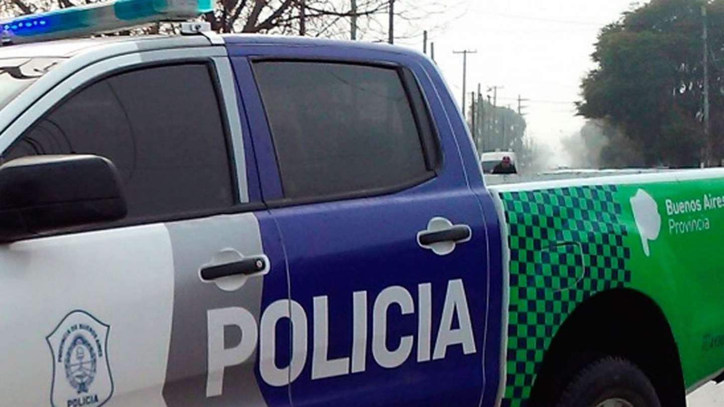 La locura al volante sucedió en Merlo y el hecho quedó registrado en las cámaras de seguridad.