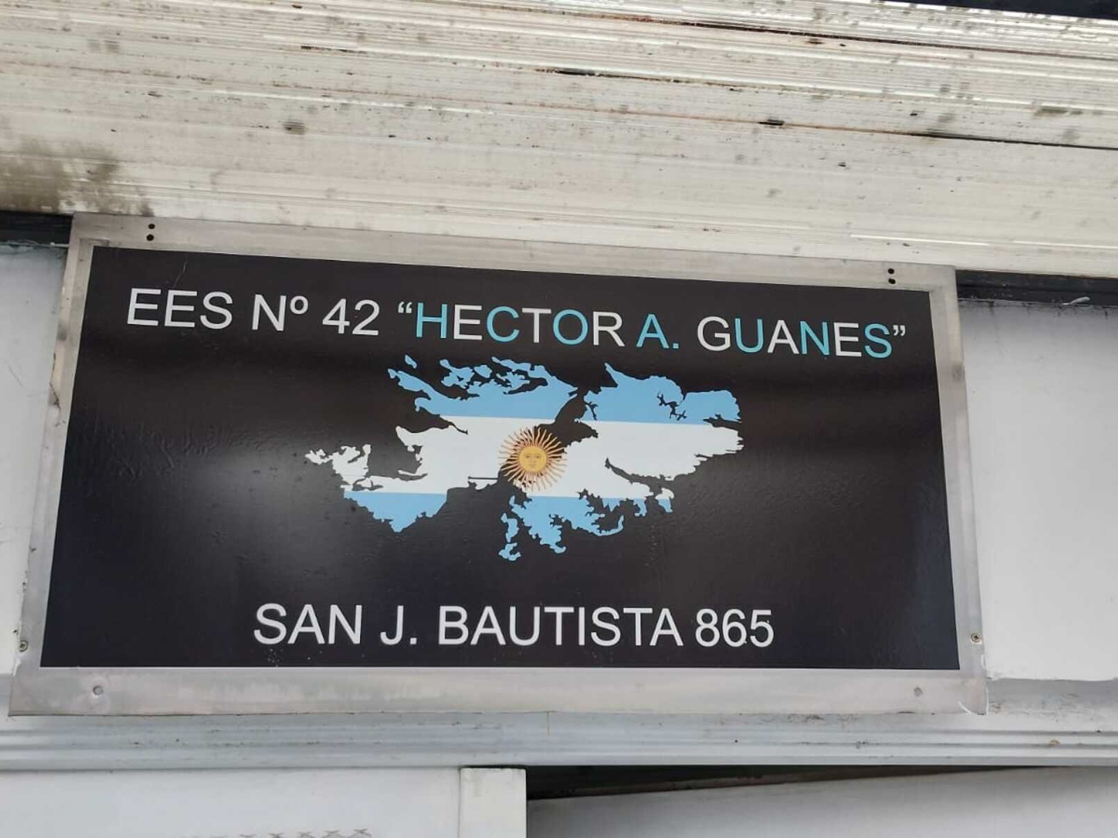 El Establecimiento Educativo Secundario 42 "Soldado Héctor Guanes".