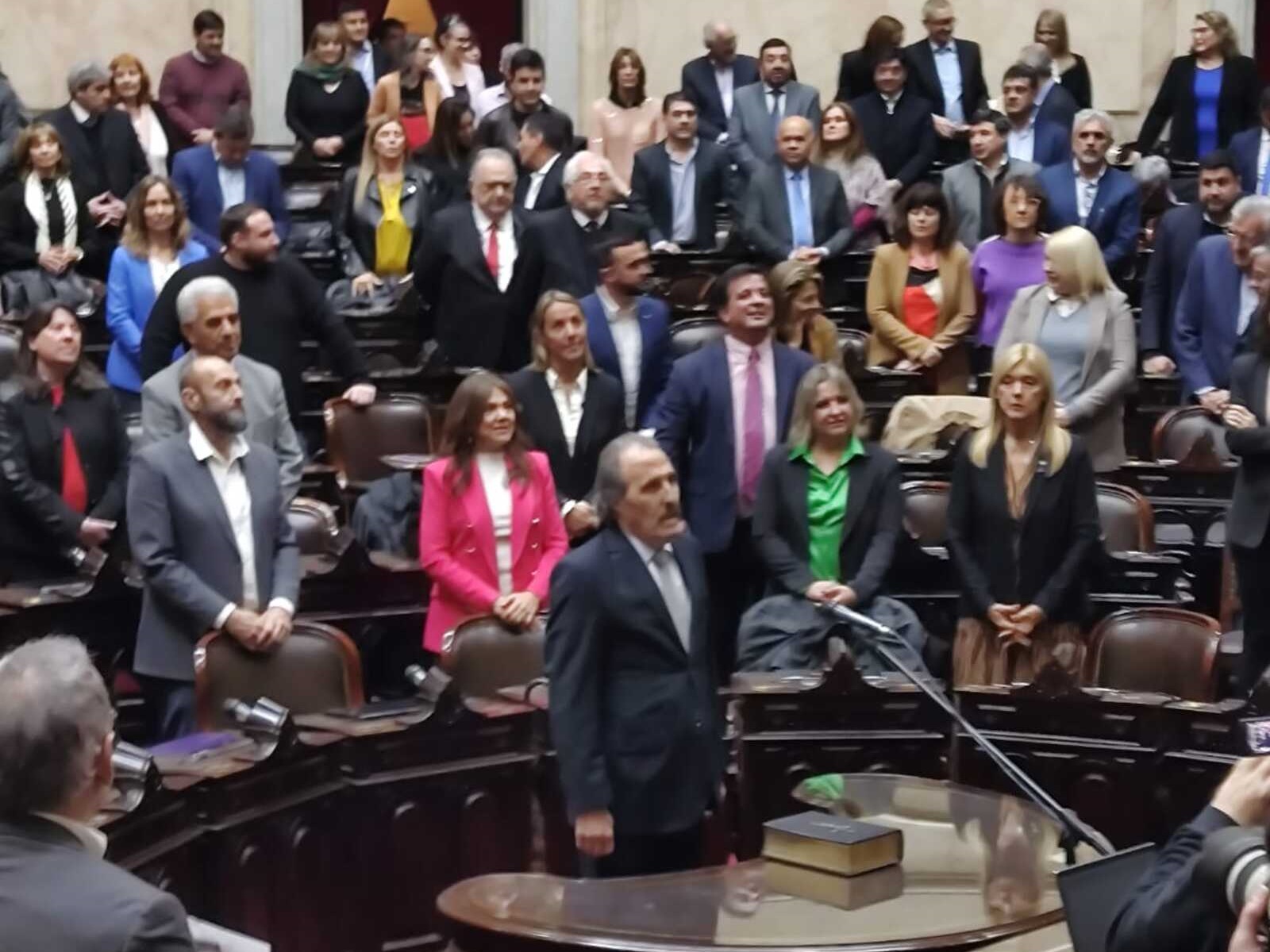 Jura Alberto Arancibia Rodríguez del Partido Demócrata (PD) de San Luis.
