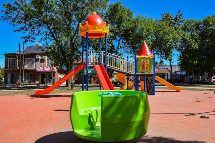 Desde hace algunos días, la plaza del barrio Altos de José C. Paz luce completamente renovada.