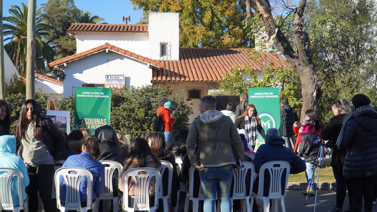 La Dirección de Derechos Humanos de Merlo realizó el vigésimo sexto homenaje del programa “Esquinas de la Memoria” en donde se lo reconoció a Juan Jacinto Burgos.