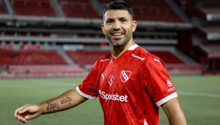 El Kun Agüero fue cuestionado en redes por no frenar sus chicanas hacia Coscu.