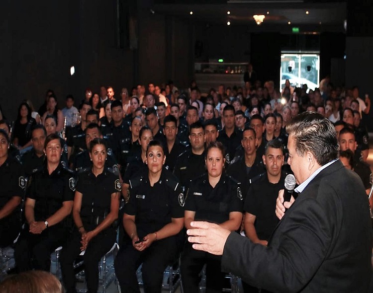 El intendente Mario Ishii encabezó junto al Jefe de la Estación de Policía Departamental de Seguridad José C. Paz, Comisario Mario Villares.