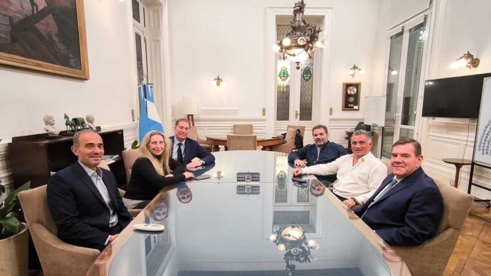 Pareja insiste en avanzar, mientras Santilli y Ritondo buscan calmar a las bases sin romper el acuerdo.