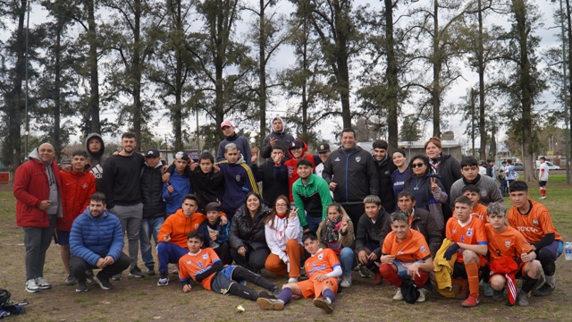 Más de 200 jóvenes participaron de la primera jornada en el Polideportivo “El Triángulo” en las disciplinas de fútbol, vóley y atletismo organizadas por la Subsecretaría de Deportes junto a Parlamento Joven.