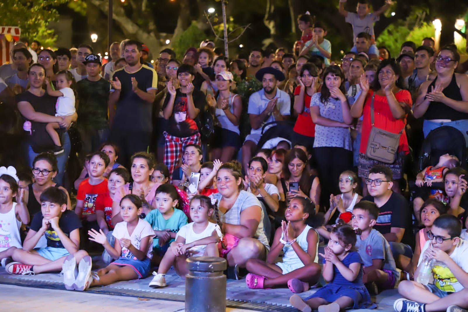 La Municipalidad continúa ofreciendo diversas actividades en las "Noches de Pilar" para toda la comunidad.