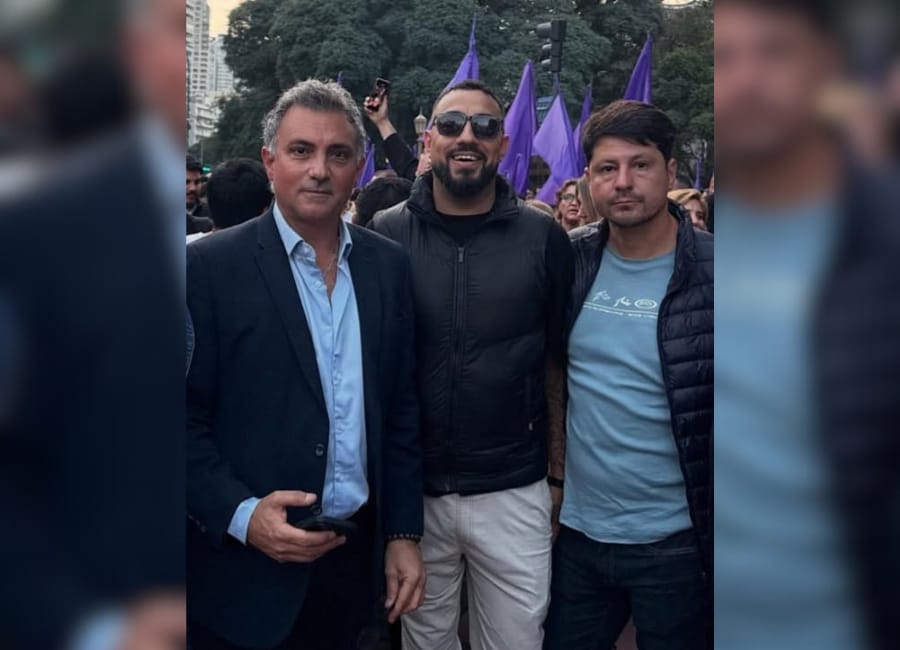 Sebastian Pareja junto a Luciano Olivera y Diego Perez