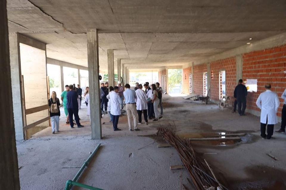 Se trata de un edificio completamente nuevo que incluirá mejoras en la estructura general del hospital y una mayor comodidad para pacientes y el personal de salud.