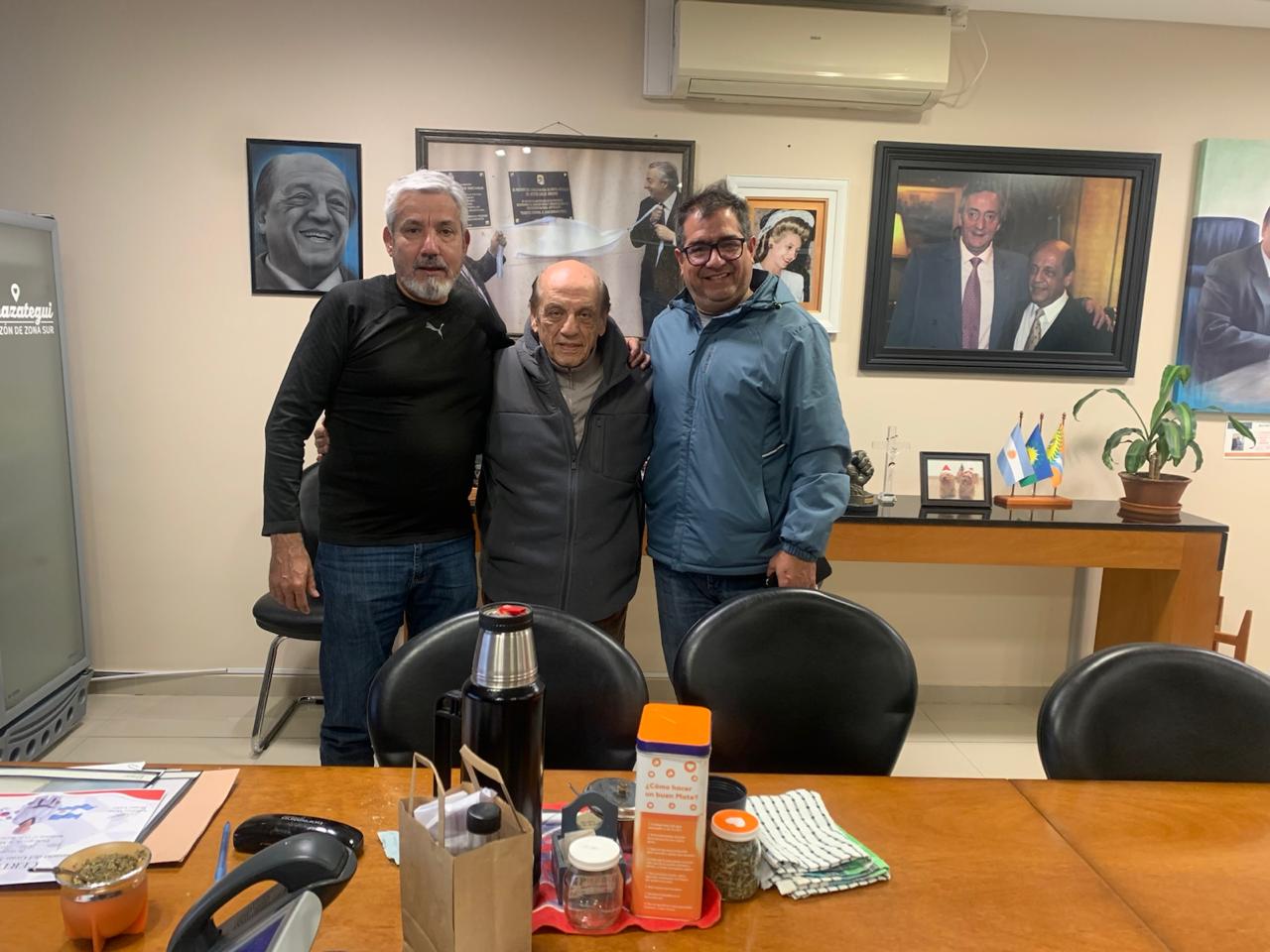 El intendente Juan José Mussi (Berazategui), junto a Gabriel Carril Campusano y Fabián Ardile.