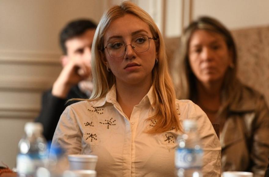 Un choque en la costa dejó en el centro de la escena a la novia de Iñaki Gutiérrez