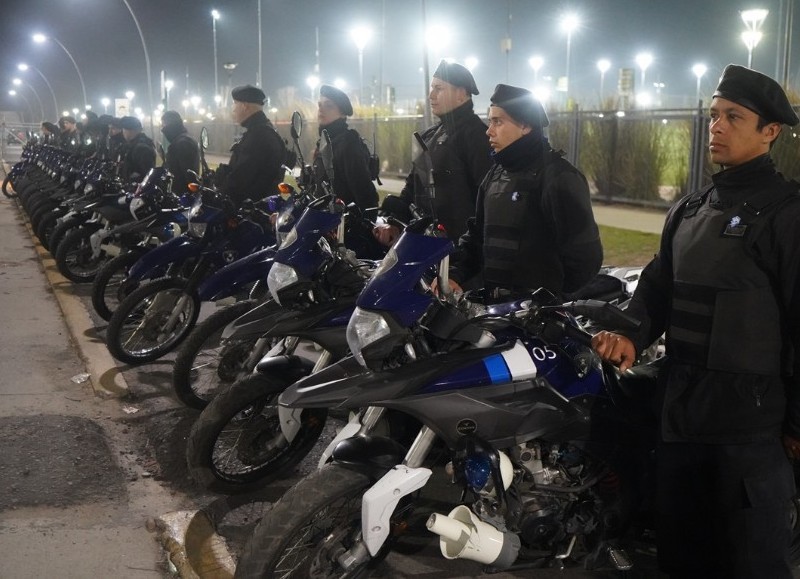 Tanto a motocicletas como vehículos se les solicitó la documentación para identificar si cumplían con: cédula verde, seguro, licencia de conducir y VTV.
