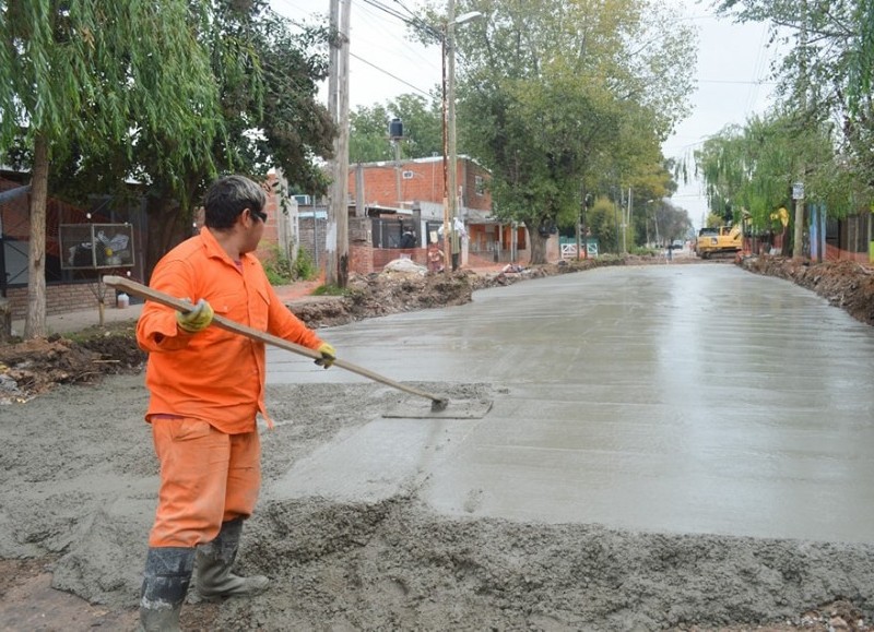 La Municipalidad de José C. Paz avanza con la pavimentación de hormigón en distintos puntos de la ciudad.