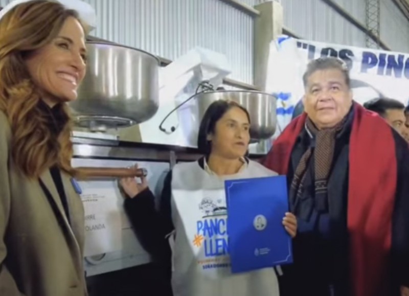 Se realizó la entrega a 19 proyectos que beneficiarán a 147 emprendedores y también se entregaron a 14 talleres familiares y comunitarios.