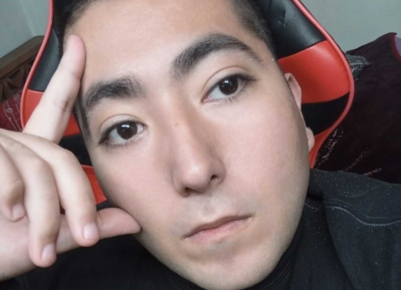 Está en sillas de ruedas.