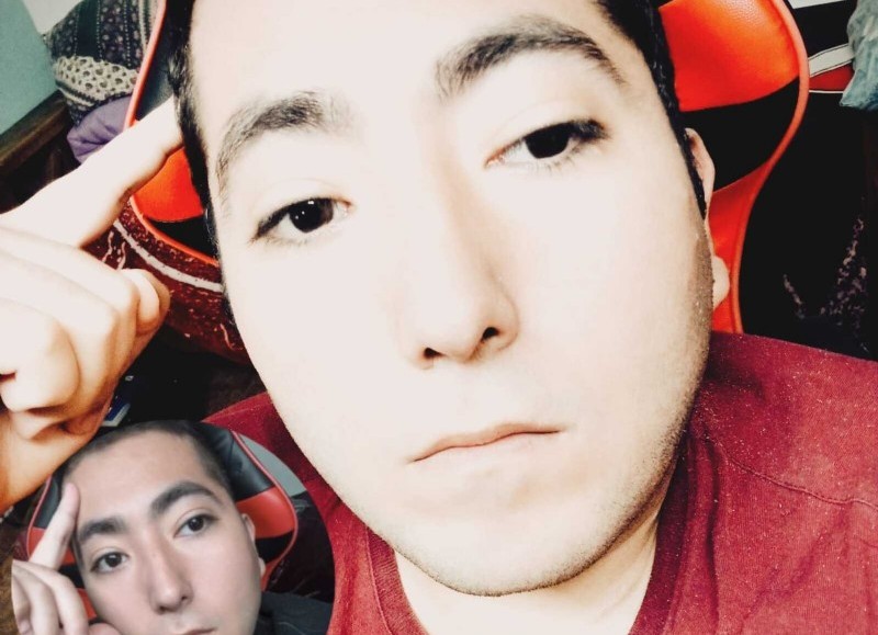 Es manager y difusor artístico, productor de radio, teatro y TV.