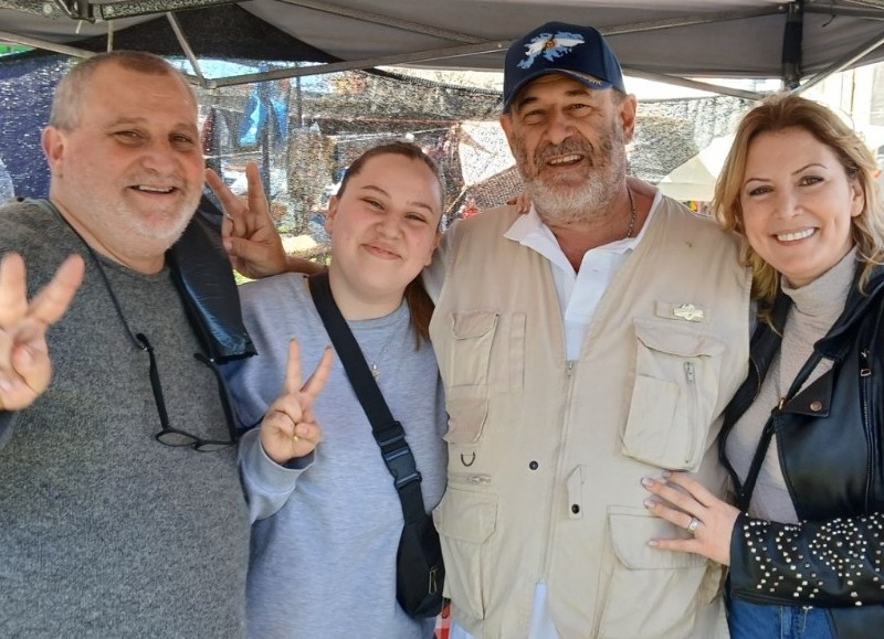 Varios se acercaron a sacarse su foto con "El Dogo".