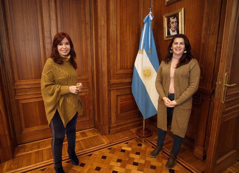 La vicepresidente Cristina Fernández de Kirchner y la intendente bonaerense de Moreno, Mariel Fernández.