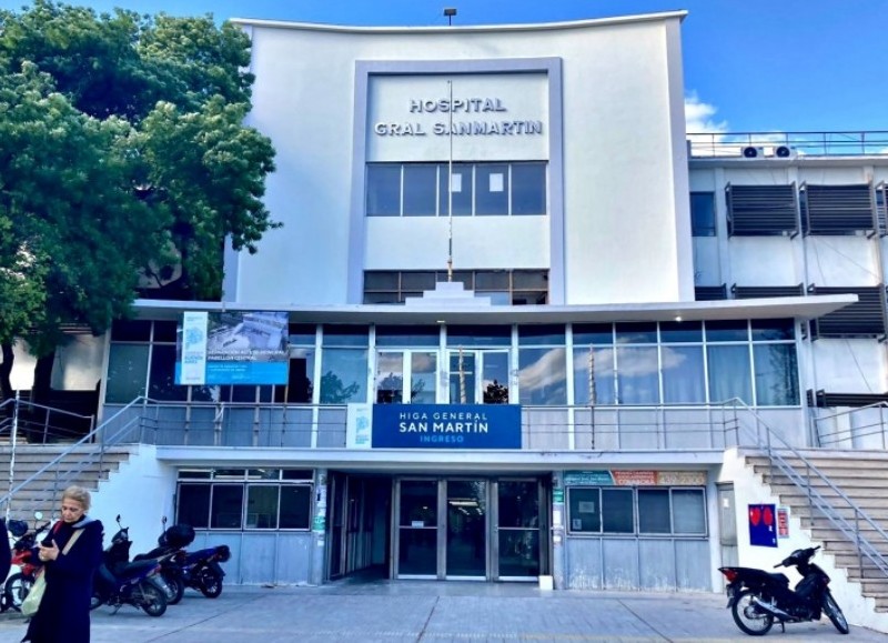 Médicos del Hospital San Martín de La Plata denuncian que no hay insumos y faltan respuestas.