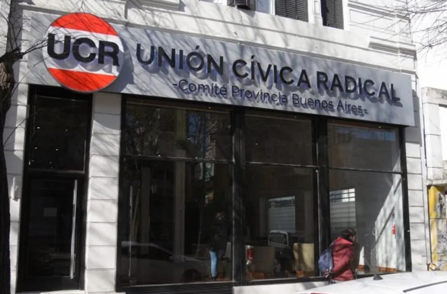 Movida interna en la UCR.