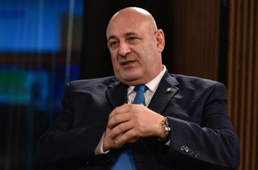 El dirigente peronista vinculó a Miguel Ángel Calvete con estructuras de inteligencia, la causa Cuadernos, viejas redes políticas y operaciones que siguen activas hasta hoy. 