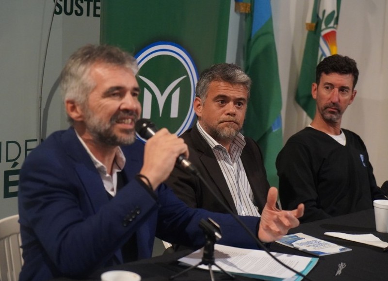 El servicio que se ofrece es una línea gratuita de Whatsapp, confidencial con atención especializada y personalizada sobre denuncias de violencia policial y vulneración de derechos de personas privadas de su libertad.