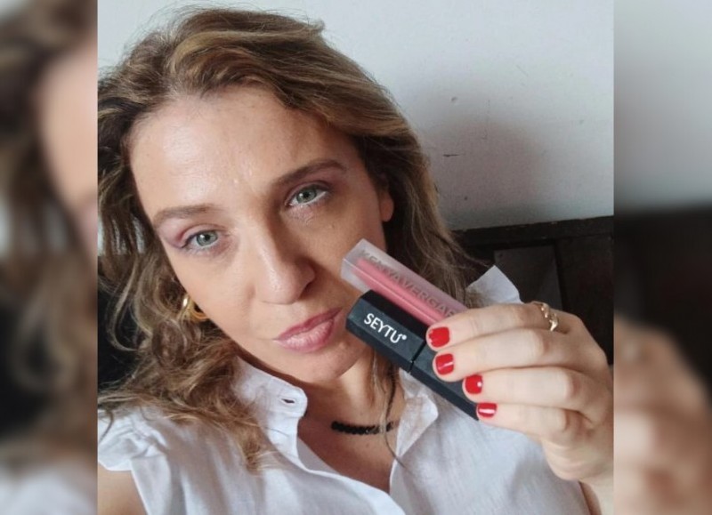 Maria Florencia Jares brilla tanto en la asesoría de imagen como sobre el escenario, siempre con una propuesta auténtica.