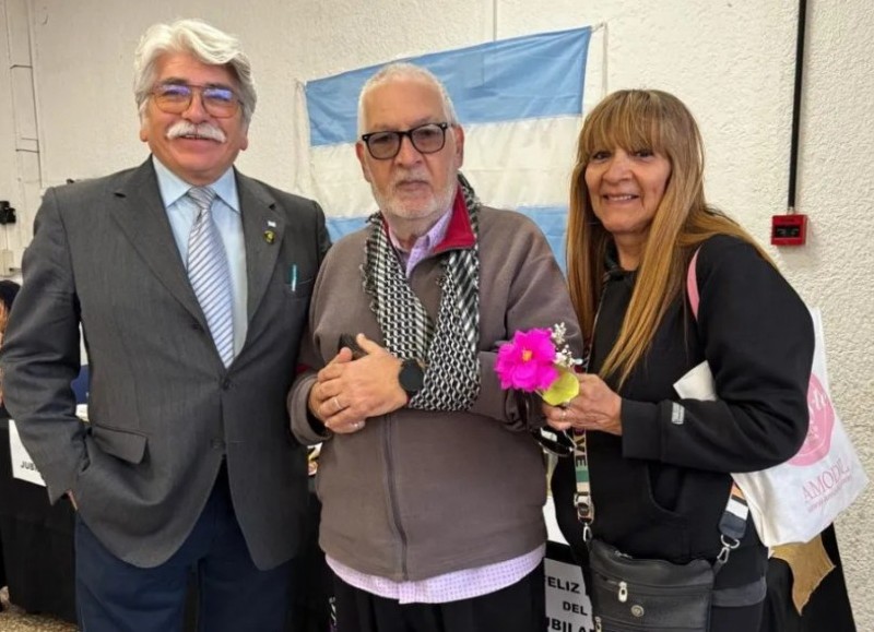 Raúl Ávila busca respaldo político para evitar su salida de ANSES en medio de una interna con acusaciones cruzadas.