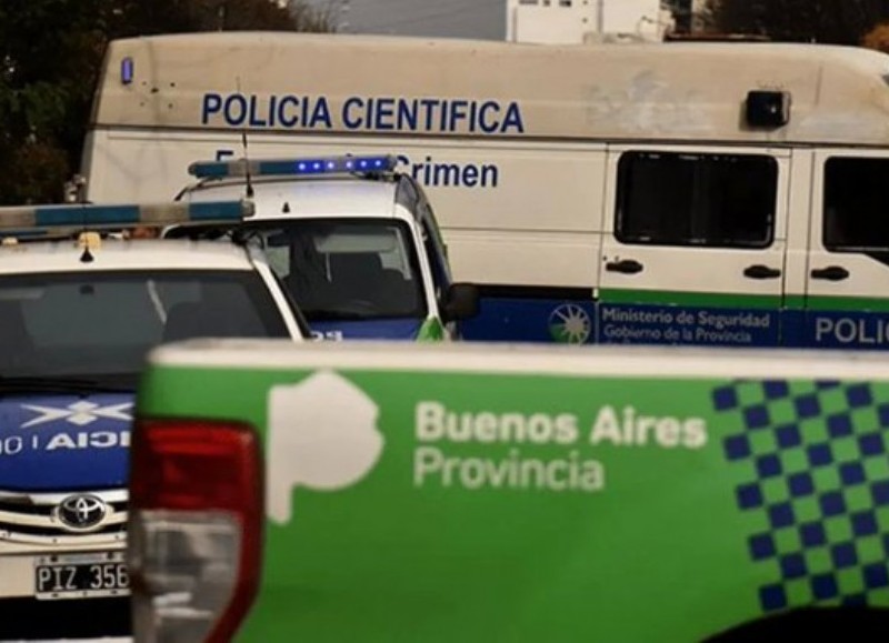 En esas circunstancias, fue interceptado por dos “motochorros” armados, que lo intimidaron para que entregara su celular, que llevaba en la mano.