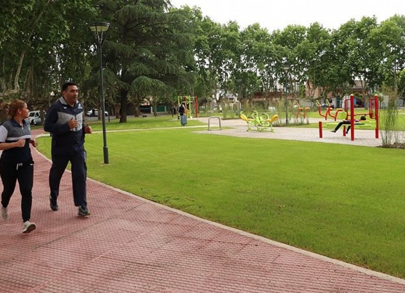 Para seguir mejorando y cuidando los espacios verdes de San Miguel, el Municipio está llevando adelante un plan de renovación de plazas y espacios públicos en todo el distrito.