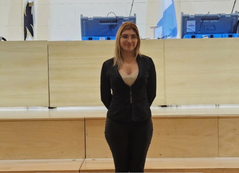 La psicóloga social Ángela Ríos recibió críticas por su exposición irresponsable en un acto público en Tigre.

