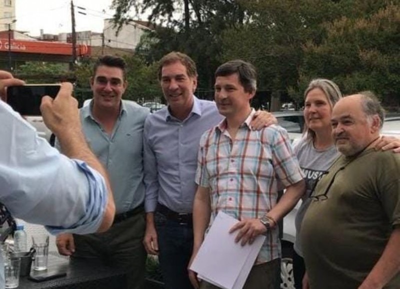 En un momento de fuertes internas en Juntos por el Cambio, dos candidatos a gobernador por la Provincia de Buenos Aires se mostraron juntos y así llevar un poco de paz al partido amarillo.