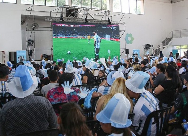 La “Scaloneta” busca el pase a las semifinales del mundial de Qatar, y para eso deberá, mañana, a parir de las 16 horas, vencer a Países Bajos, en un encuentro que, en los papeles previos, se presenta bastante complejo.