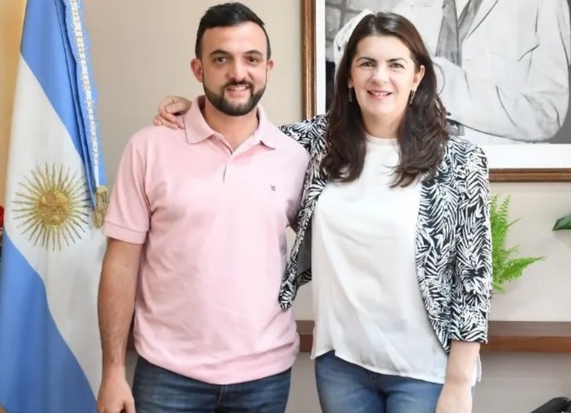 El dirigente Leonardo Grosso y la intendente Mariel Fernández.