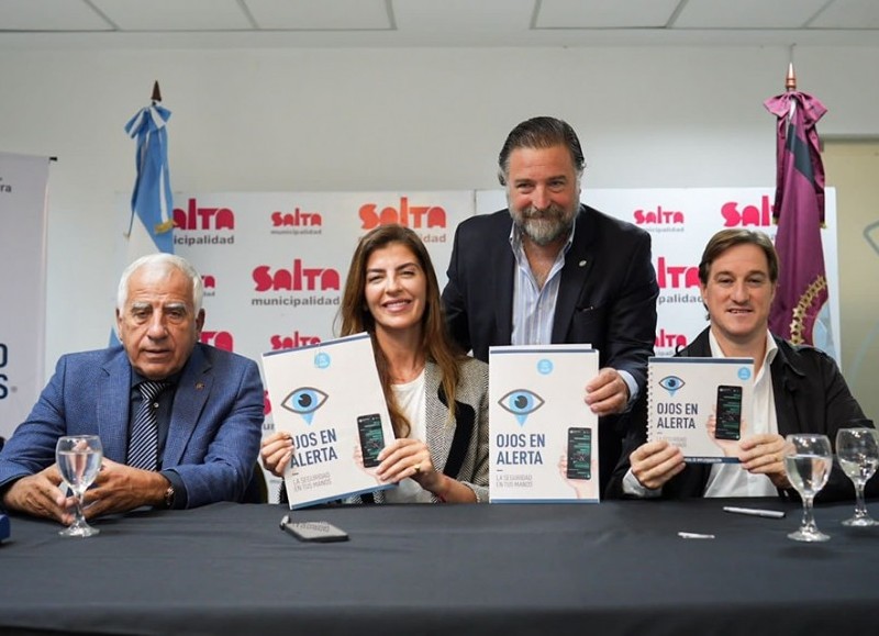 El intendente de San Miguel, Jaime Méndez, firmó un convenio con su par de la ciudad de Salta, Bettina Romero.