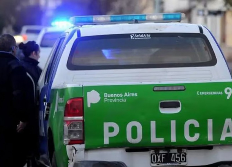 La victima fue encontrada en la calle con sus objetos de valor.