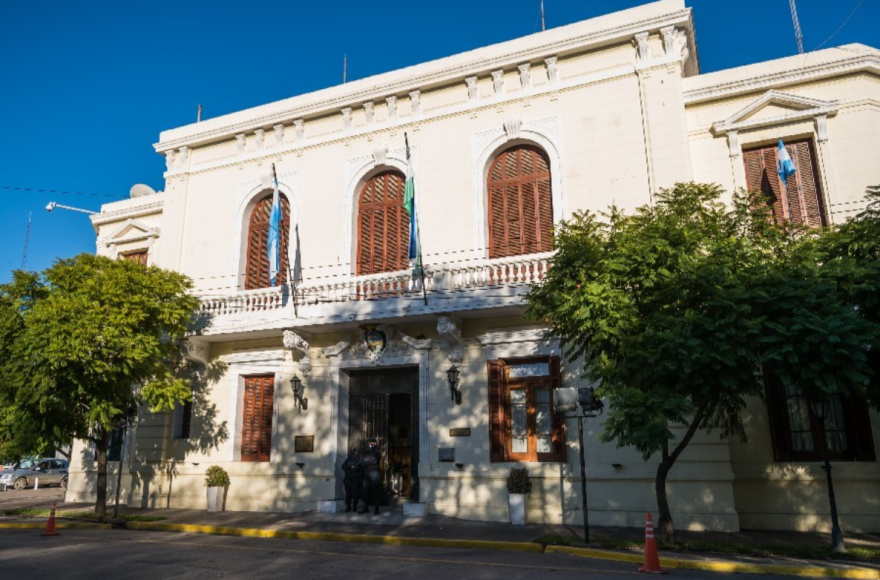 Alberto Weretilneck se juega capital político en la Legislatura para habilitar la emisión de letras.