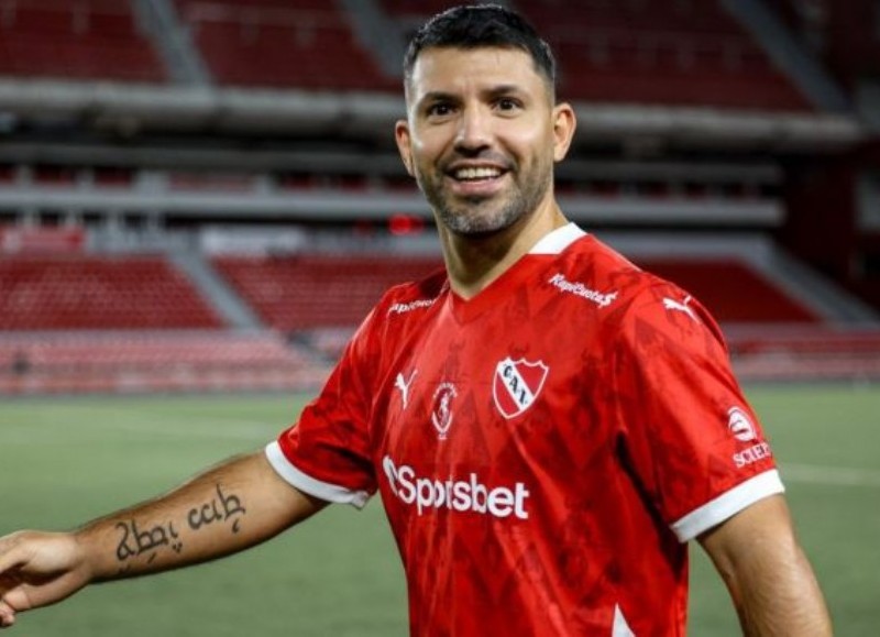 El Kun Agüero fue cuestionado en redes por no frenar sus chicanas hacia Coscu.