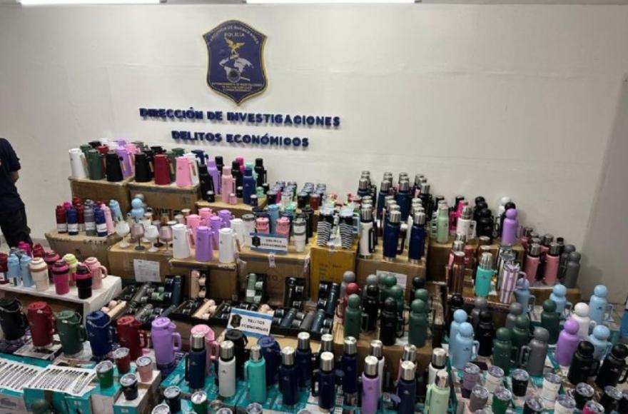 La investigación se inició tras detectar ventas sospechosas en redes sociales y plataformas online, donde se ofrecían termos y artículos térmicos a precios muy por debajo del mercado, presuntamente ingresados al país de manera ilegal.